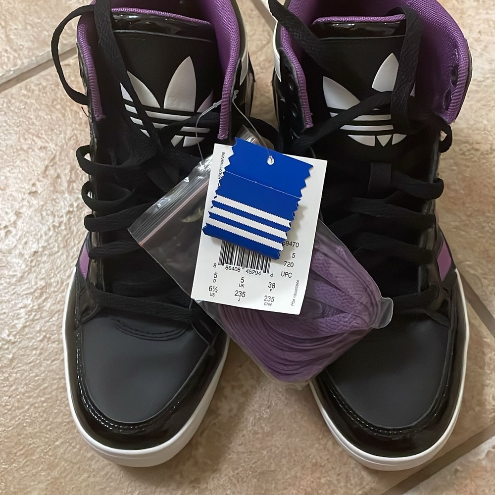 BNWT Adidas Women's Hard Court Hi